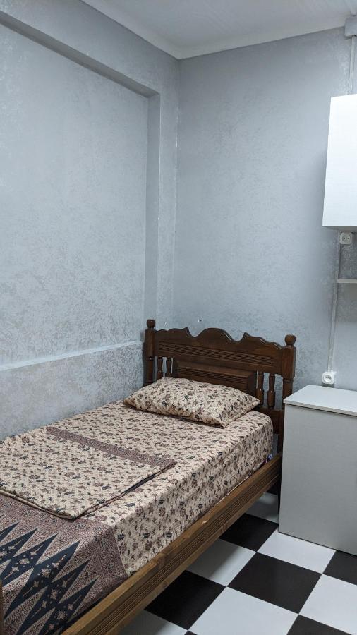 Hostel California Batumi Esterno foto