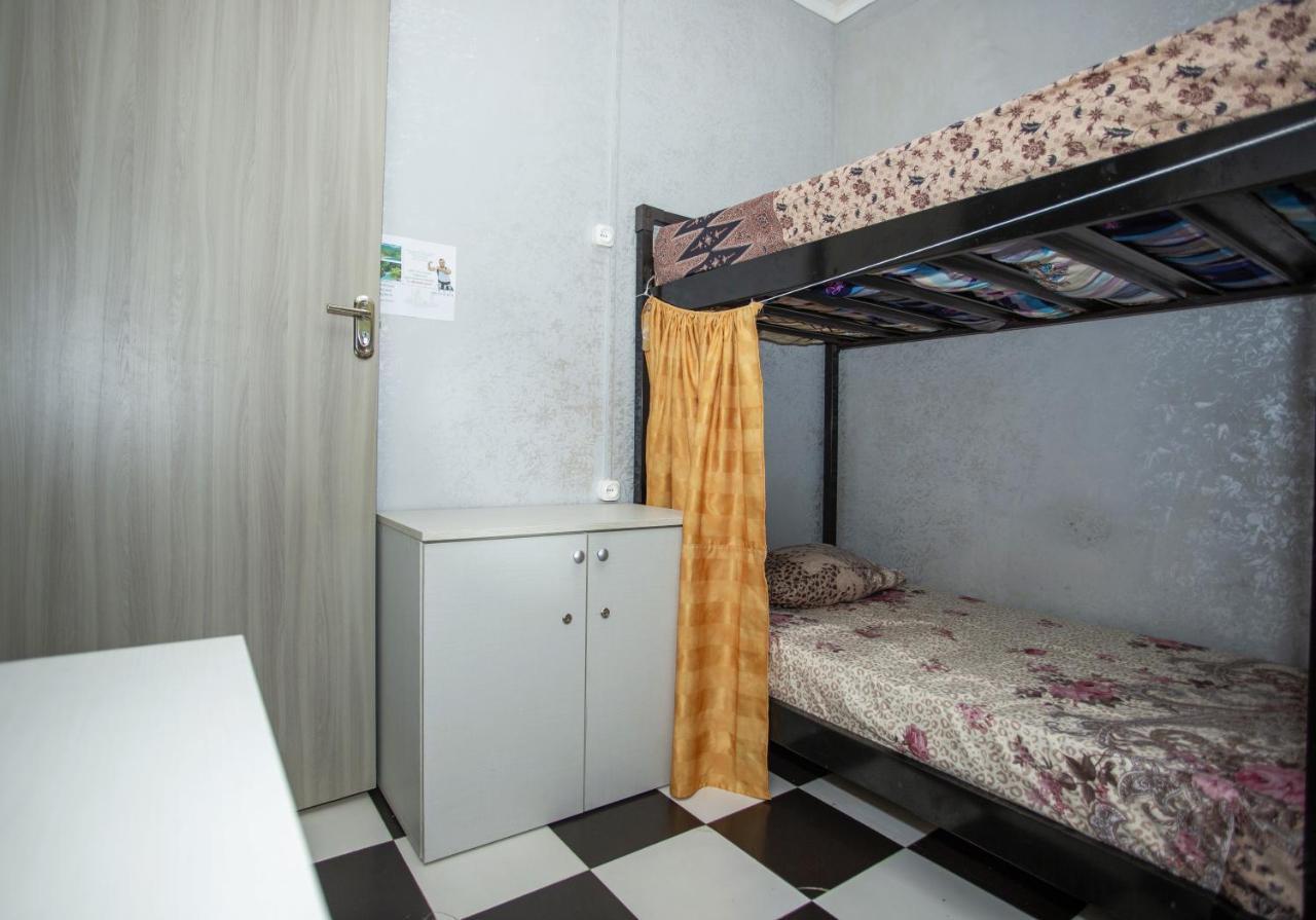 Hostel California Batumi Esterno foto
